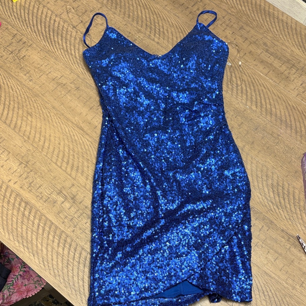 Elegant Blue Sequin Dress